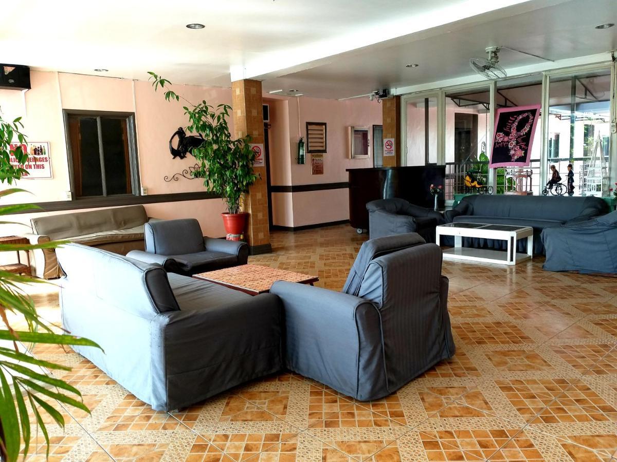 Sola Eleganza Apartelle Quezon City Exterior photo