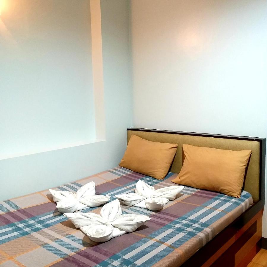 Sola Eleganza Apartelle Quezon City Exterior photo