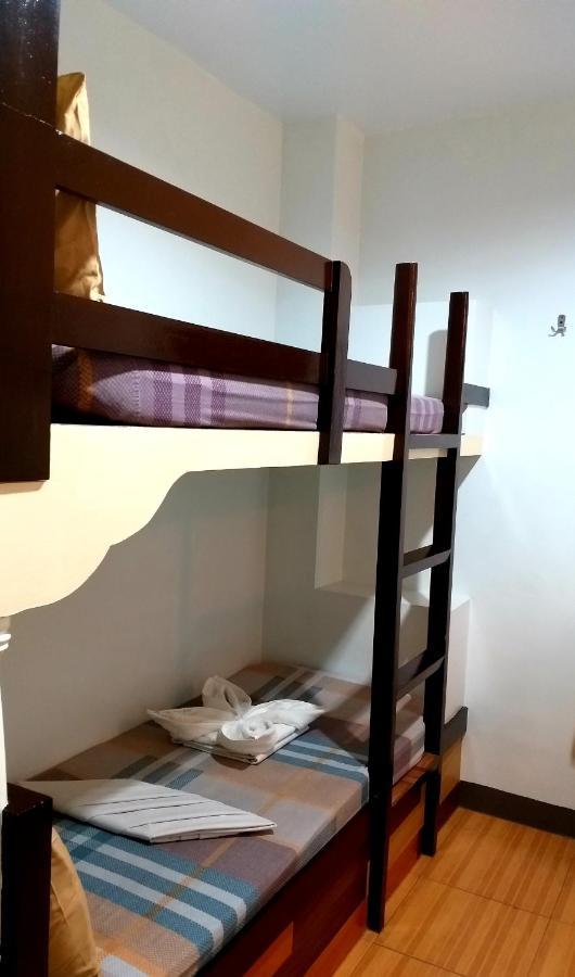 Sola Eleganza Apartelle Quezon City Exterior photo