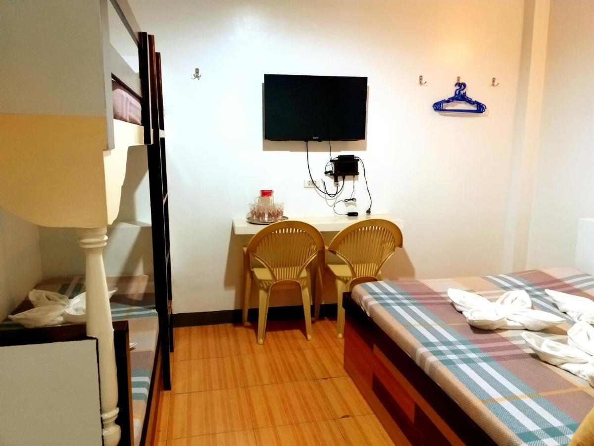 Sola Eleganza Apartelle Quezon City Exterior photo