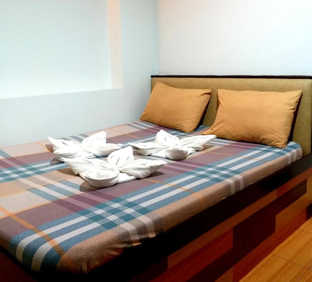 Sola Eleganza Apartelle Quezon City Exterior photo